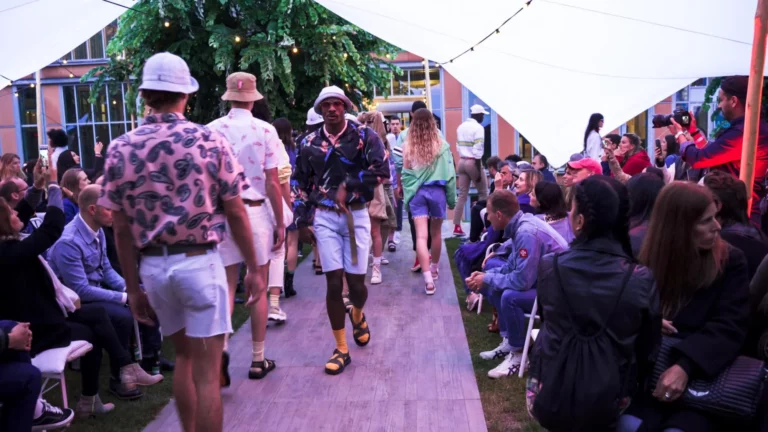 Défilé de mode Levi's photographié en événementiel à Paris